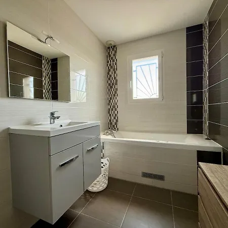 Kernevez - Swimming Pool & Air Conditioning * Aigues-Vives (Aude)