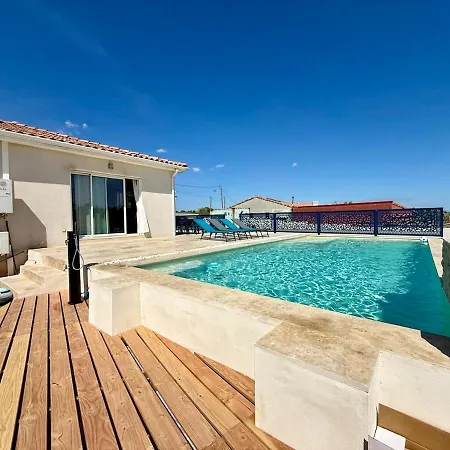 Kernevez - Swimming Pool & Air Conditioning *