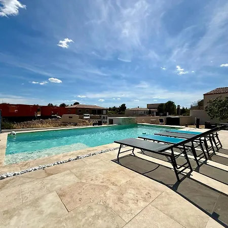 Kernevez - Swimming Pool & Air Conditioning